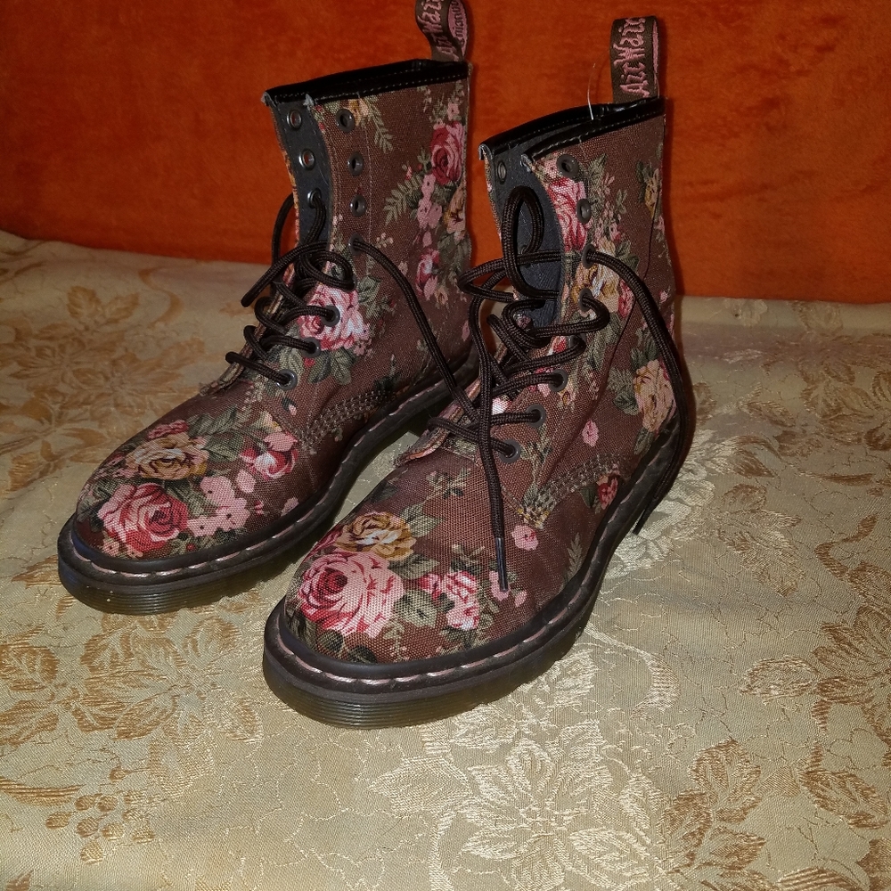 Dr. Martens air cushion sole boots
